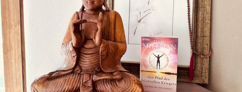 Der Pfad des friedvollen Kriegers. Dan Millman erzählt von seinem bewegtem Leben, tiefen Erkenntnisse und besonderem Lehrern in kraftvollen Metaphern.